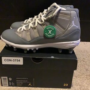 Brand new Jordan football cleats. Grey- size 9